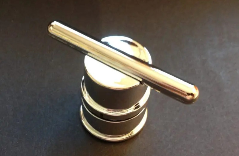 poignee-salle-de-bain-mes-roulettes